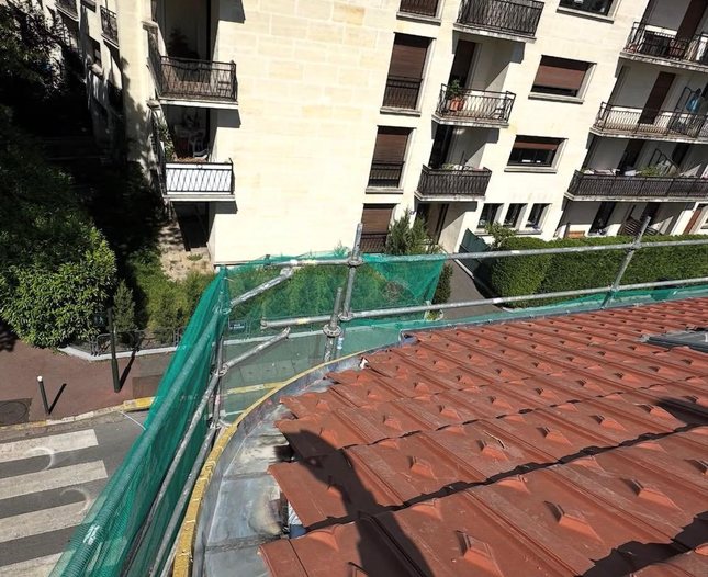 Pose de tuiles au Chesnay-Rocquencourt (78150) - Fréderic Couverture en Yvelines (78)